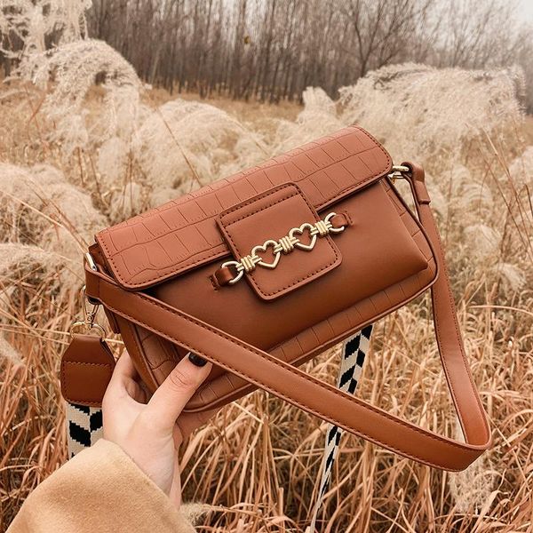 2021 luxury beautiful design women's chain handbag female 2021 mini leather crossbody over shoulder bag
2021 luxury beautiful design women's chain handbag female 2021 mini leather crossbody over shoulder bag