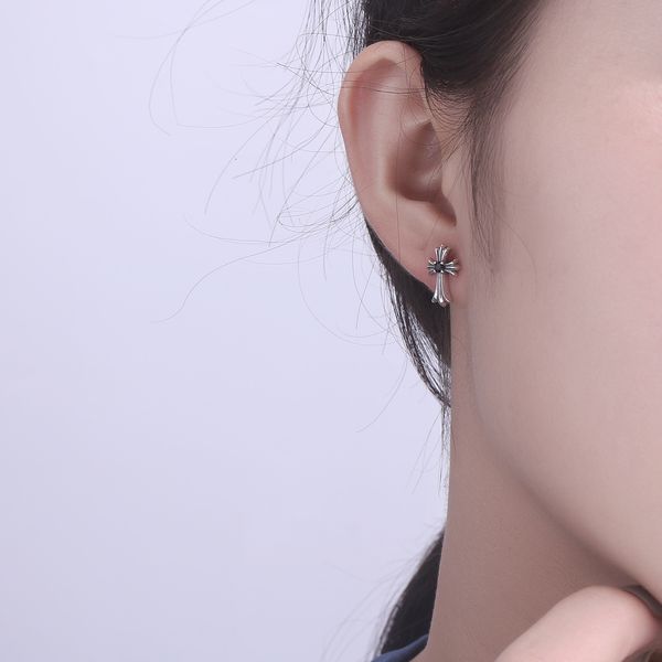 s925 pure silver thai silver jewelry korean fashion belt drill simple cross earnail popular earrings, Golden
s925 pure silver thai silver jewelry korean fashion belt drill simple cross earnail popular earrings, Golden