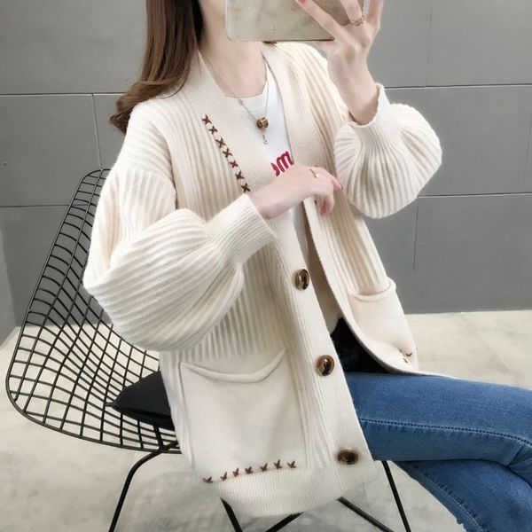 new knitted cardigan in autumn and winter 2020 korean large v-neck sweater women's lazy embroidery long sleeve coat sweaterembroidered, White;black
new knitted cardigan in autumn and winter 2020 korean large v-neck sweater women's lazy embroidery long sleeve coat sweaterembroidered, White;black
