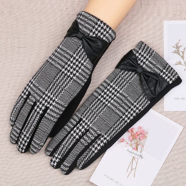 gloves women's winter plush warm thin touch screen outdoor riding running mountaineering driving windproof and antiskid, Blue;gray
gloves women's winter plush warm thin touch screen outdoor riding running mountaineering driving windproof and antiskid, Blue;gray