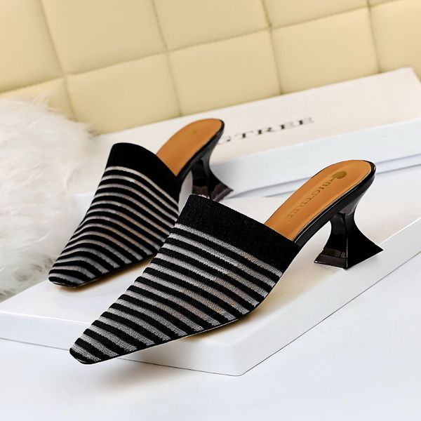 2021 new fashion lazy daily chunky heels horizontal wool small square slippers 46m5, Black
2021 new fashion lazy daily chunky heels horizontal wool small square slippers 46m5, Black