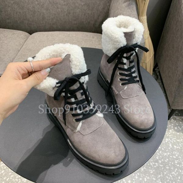 2020 women's leather velvet fabric with imported wool shoes, warm and fashionable, Black
2020 women's leather velvet fabric with imported wool shoes, warm and fashionable, Black