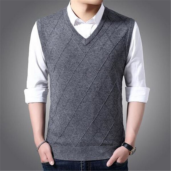 2020 automne nouveaux hommes tricoté sans manches laine gilet affaires décontracté col en v jacquard pull gilet mâle marque vêtements, Black
2020 automne nouveaux hommes tricoté sans manches laine gilet affaires décontracté col en v jacquard pull gilet mâle marque vêtements, Black