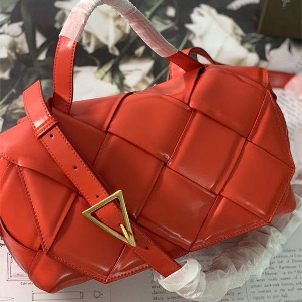 women's shoulder bag. real leather bag. woven bag. flip purse. cross bag 29cm
women's shoulder bag. real leather bag. woven bag. flip purse. cross bag 29cm