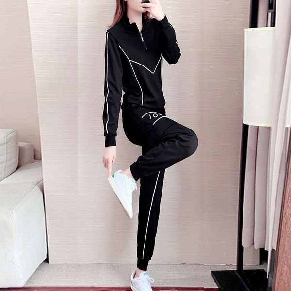 leisure suit women's new fall / winter 2020 loose and thin foreign style plush thickening fashion sports two piece set, Gray
leisure suit women's new fall / winter 2020 loose and thin foreign style plush thickening fashion sports two piece set, Gray