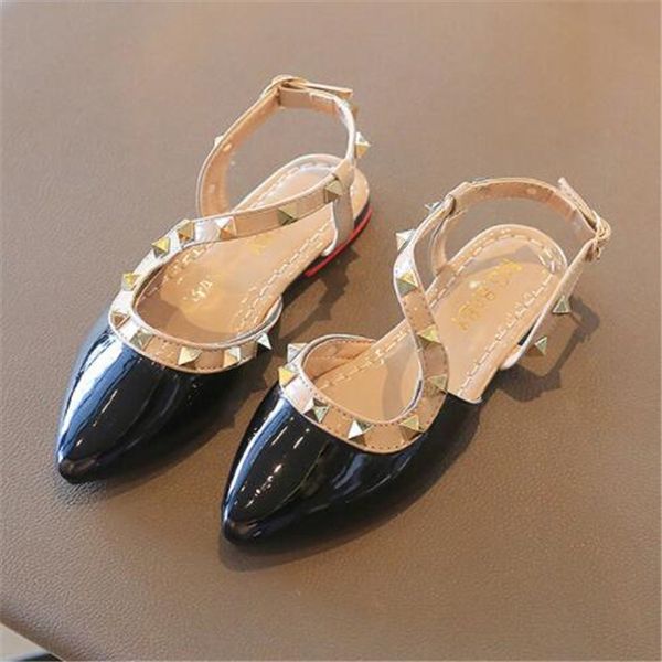 2022 kids sandal summer girl's pointed flat shoes new girls sandals rivets wild baotou children shoes fashion princess beach shoe, Black;red
2022 kids sandal summer girl's pointed flat shoes new girls sandals rivets wild baotou children shoes fashion princess beach shoe, Black;red