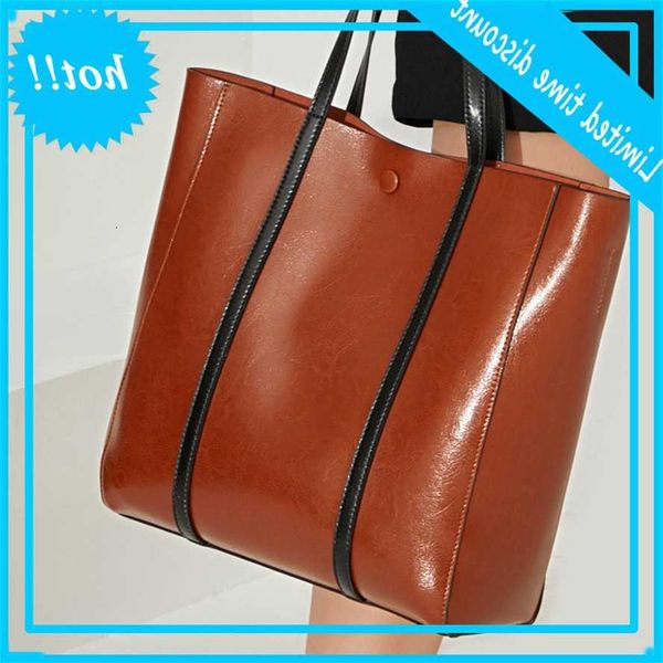 2020 new fashion leather women's korean style color contrast versatile casual portable one shoulder messenger bag
2020 new fashion leather women's korean style color contrast versatile casual portable one shoulder messenger bag