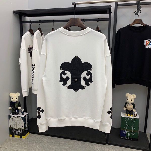 autumn 20 winter fashion brand new long sleeve sweater croxin leather cross patchwork embroidery for men and women, Black;brown
autumn 20 winter fashion brand new long sleeve sweater croxin leather cross patchwork embroidery for men and women, Black;brown