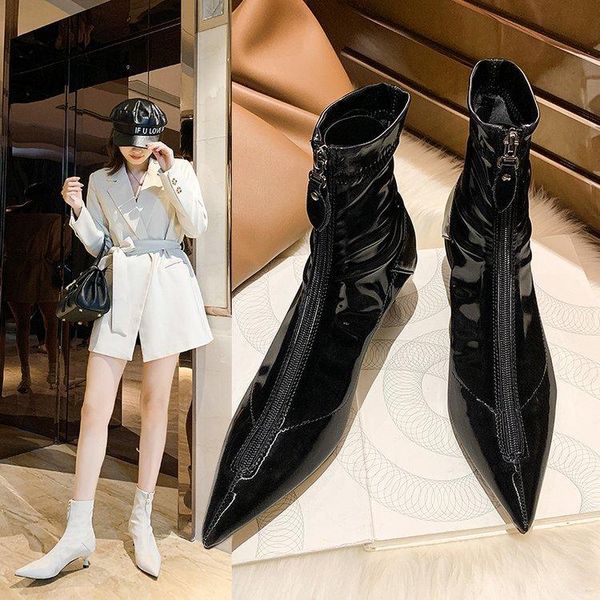 pointed fashion women's shoes autumn 2020 new bright leather short boots with zipper in front and cotton padded, Black
pointed fashion women's shoes autumn 2020 new bright leather short boots with zipper in front and cotton padded, Black