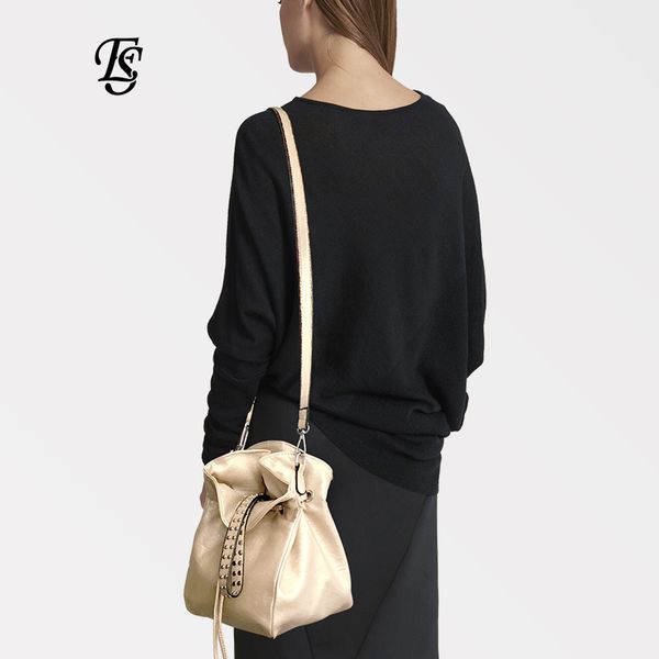 pu women's bucket bag 2020 new fashion women's handbag drawstring bag shoulder messenger
pu women's bucket bag 2020 new fashion women's handbag drawstring bag shoulder messenger