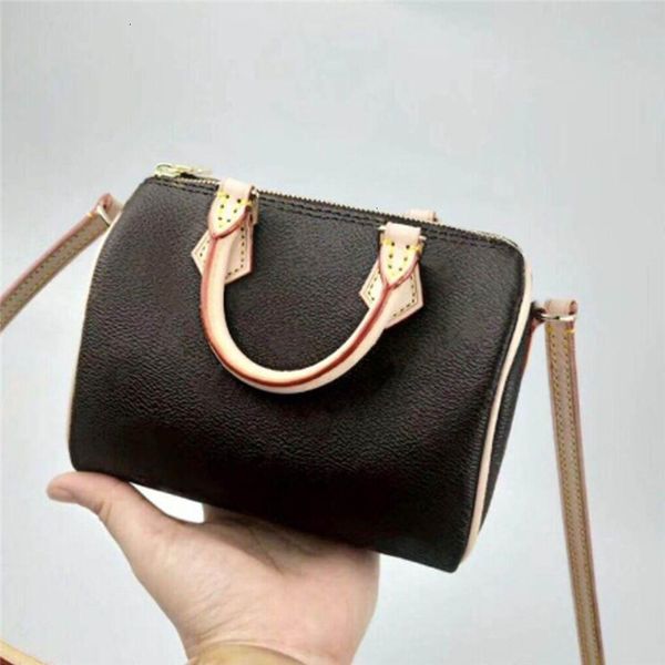wholesale new orignal canvas genuine leather lady messenger bag phone purse fashion satchel nano pillow shoulder bag handbag 61252
wholesale new orignal canvas genuine leather lady messenger bag phone purse fashion satchel nano pillow shoulder bag handbag 61252