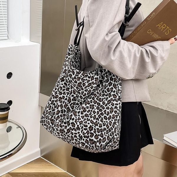 leopard print women's large-capacity bag winter new fashion canvas shoulder bag messenger underarm tote width: 42cm
leopard print women's large-capacity bag winter new fashion canvas shoulder bag messenger underarm tote width: 42cm