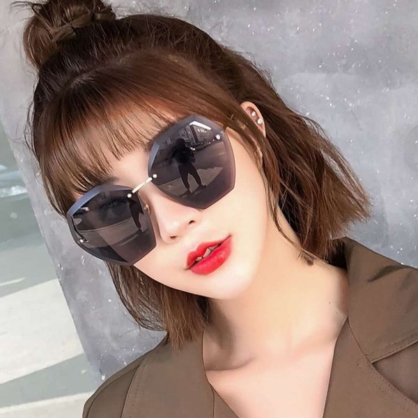 sunglasses 2020 new fashion anti women's ultraviolet round face big face glasses net red star driving net red sunglasses, White;black
sunglasses 2020 new fashion anti women's ultraviolet round face big face glasses net red star driving net red sunglasses, White;black