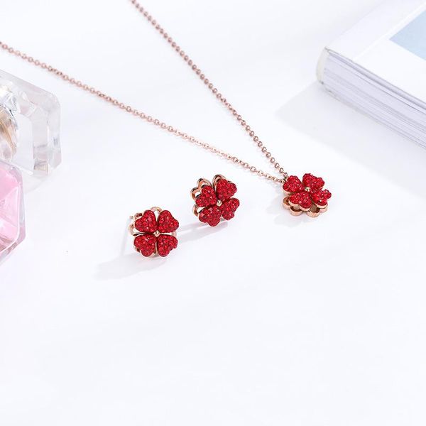 new red full crystal rotating clover rose gold transport set clavicle chain women titanium steel necklace earring jewelry set, Silver
new red full crystal rotating clover rose gold transport set clavicle chain women titanium steel necklace earring jewelry set, Silver