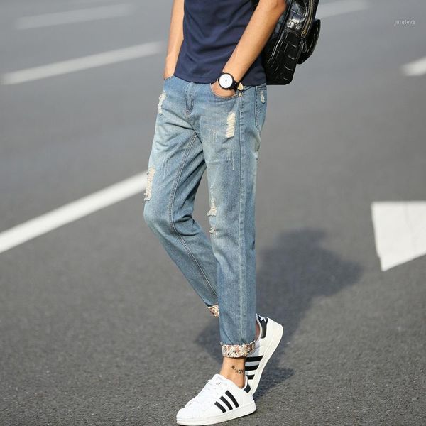 spring and summer jeans men's broken hole thin capris small feet fashion youth korean version student new hair1, Blue
spring and summer jeans men's broken hole thin capris small feet fashion youth korean version student new hair1, Blue