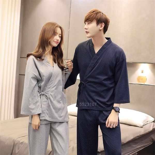 japanese style couple's pajamas set v-neck kimono yukata samurai man women cardigan trousers suit sleepwear comfortable 201114, Black;red
japanese style couple's pajamas set v-neck kimono yukata samurai man women cardigan trousers suit sleepwear comfortable 201114, Black;red