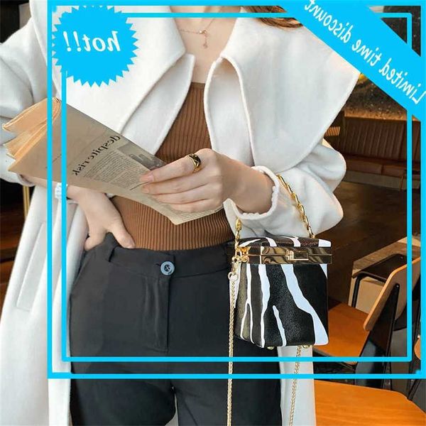 mini luipaard coe box tote shoulder fashion zebra animal cartridge women handbag chain crossbody bag wallet
mini luipaard coe box tote shoulder fashion zebra animal cartridge women handbag chain crossbody bag wallet