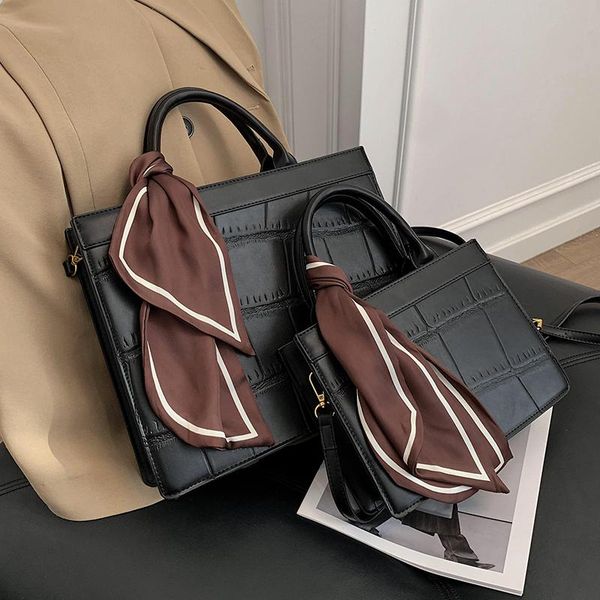 shoulder bags niche design, high-quality texture large-capacity bag women autumn/winter fashion messenger portable tote l: width: 34cm
shoulder bags niche design, high-quality texture large-capacity bag women autumn/winter fashion messenger portable tote l: width: 34cm