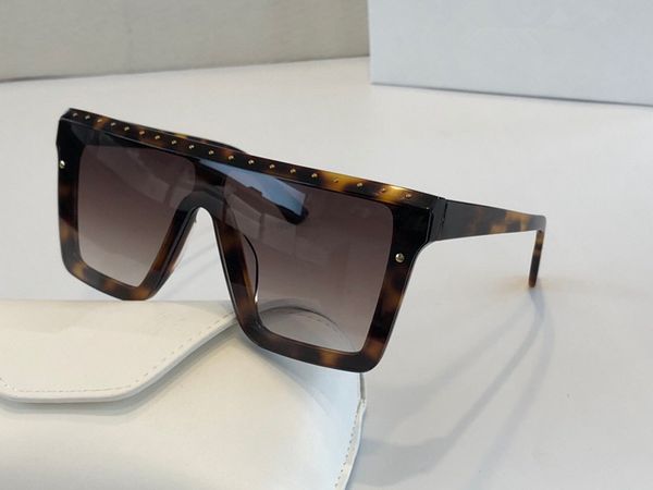 2020popular sunglasses fashion cat eye frame sun glasses set with diamonds and rivets design eyewear come with case, White;black
2020popular sunglasses fashion cat eye frame sun glasses set with diamonds and rivets design eyewear come with case, White;black