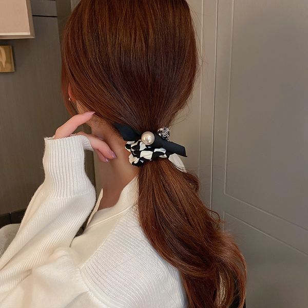 korean exquisite rhinestones imitation pearl bow plaid fabric large intestine ring fashion women's ponytail hair accessories, Slivery;white
korean exquisite rhinestones imitation pearl bow plaid fabric large intestine ring fashion women's ponytail hair accessories, Slivery;white