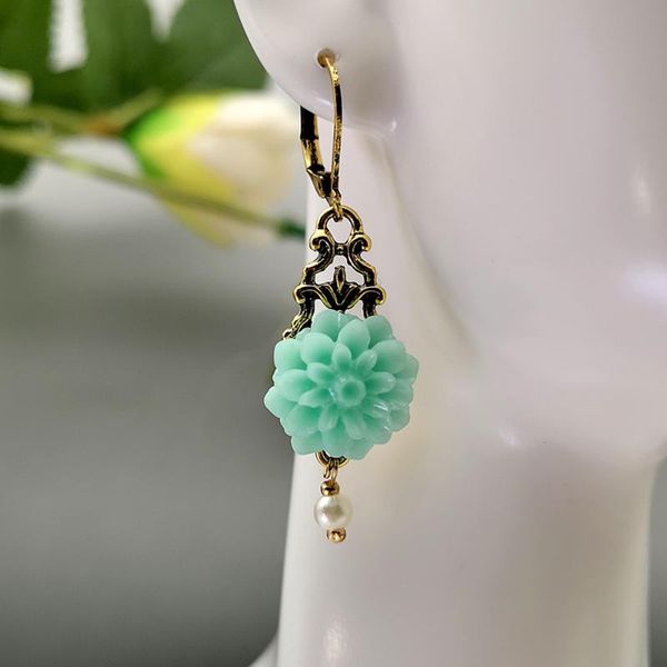 vintage chalcedony flower pearl hollow earrings boho style court costume ancient gold color earrings fashion jewelry accessories, Silver
vintage chalcedony flower pearl hollow earrings boho style court costume ancient gold color earrings fashion jewelry accessories, Silver