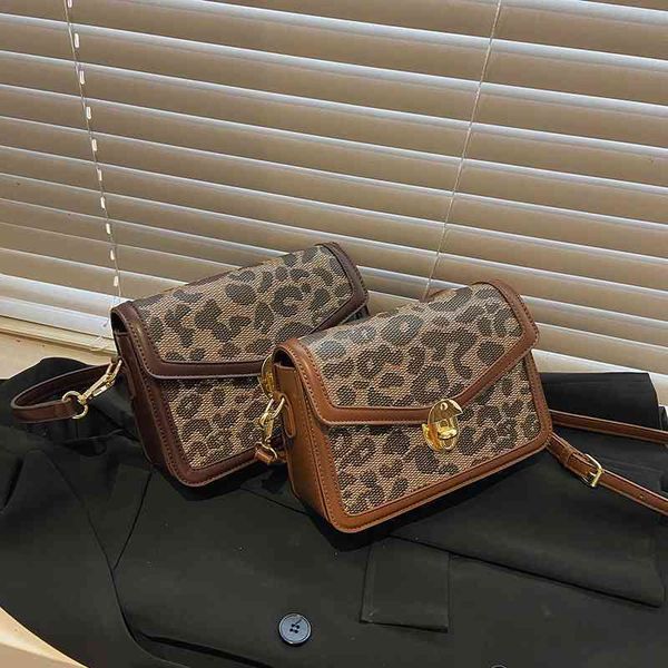 2022 latest handbag factory store autumn and leopard print single shoulder armpit ins women's versatile portable small square
2022 latest handbag factory store autumn and leopard print single shoulder armpit ins women's versatile portable small square