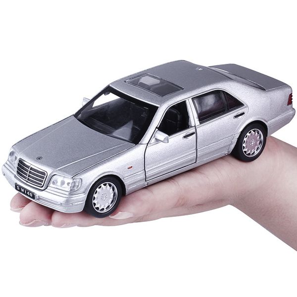 1:32 s w140 sound light alloy pull-back vehicle diecast model car for boy toy collection friend children gift
1:32 s w140 sound light alloy pull-back vehicle diecast model car for boy toy collection friend children gift