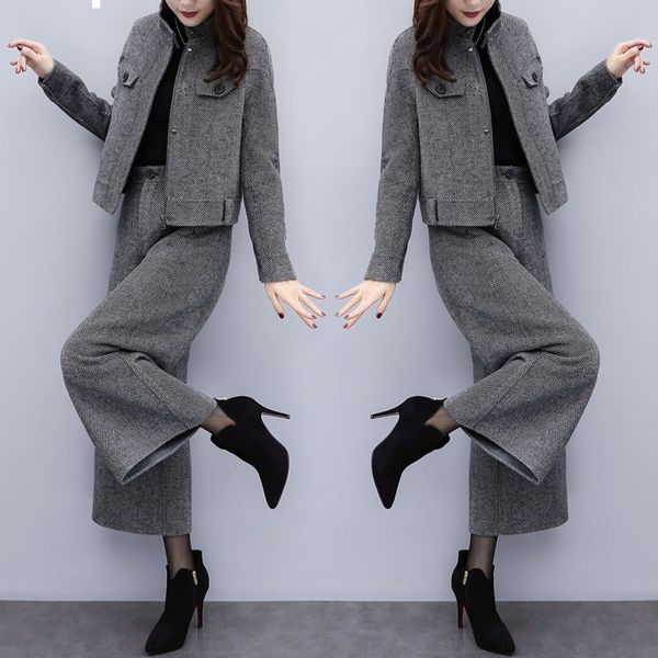 2021 new autumn wool two pieces women's clothing short coat and long pants elegant suits y477 vo73, Gray
2021 new autumn wool two pieces women's clothing short coat and long pants elegant suits y477 vo73, Gray