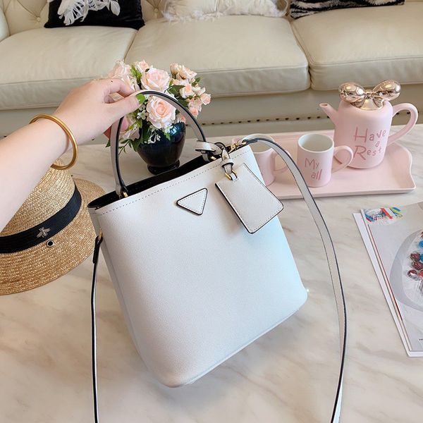 luxury alligatorbucket bag designer handbags shoulder bags real leather totes women messenger bags crossbody bag purse 23cm bag
luxury alligatorbucket bag designer handbags shoulder bags real leather totes women messenger bags crossbody bag purse 23cm bag