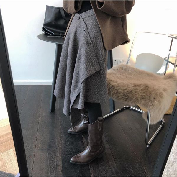 2020 new autumn fashion women kniited skirt knee-length casual high waist wild loose slim irregular button cross c3901, Black
2020 new autumn fashion women kniited skirt knee-length casual high waist wild loose slim irregular button cross c3901, Black