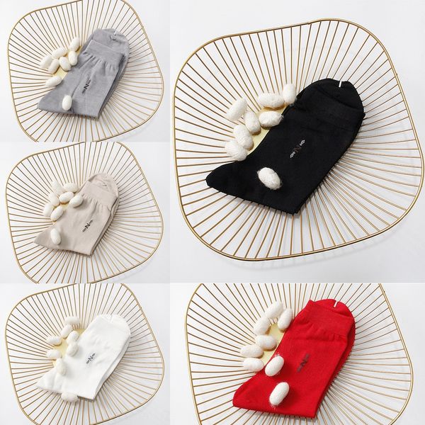 japanese single deodorant silk men's thin breathable and comfortable breathable casual socks mulberry silk spring and summer men's, Black
japanese single deodorant silk men's thin breathable and comfortable breathable casual socks mulberry silk spring and summer men's, Black