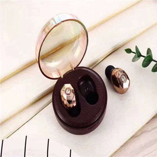 fashion stylist wireless bluetooth earbuds tws headphone in-ear earphones new style charging box headset 2 color
fashion stylist wireless bluetooth earbuds tws headphone in-ear earphones new style charging box headset 2 color