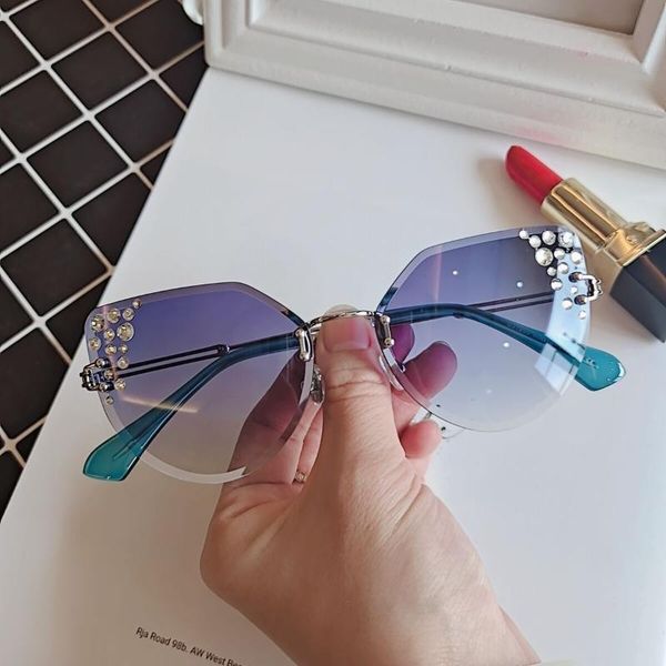 New Female Anti Ultraviolet Sunglasses Large Frame With Diamond Cat's Eye Sunglasses Gradient Cut Edged, White;black
New Female Anti Ultraviolet Sunglasses Large Frame With Diamond Cat's Eye Sunglasses Gradient Cut Edged, White;black