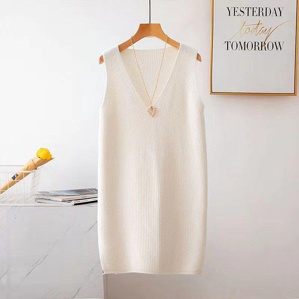 2021 women autumn winter vintage slim vest dress lady causal mid-long knit dress female loose sleeveless v-neck sweater vest g34, Black;white
2021 women autumn winter vintage slim vest dress lady causal mid-long knit dress female loose sleeveless v-neck sweater vest g34, Black;white