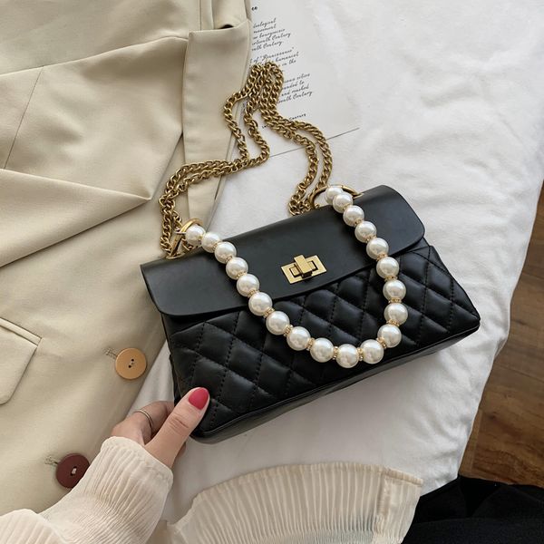 fashion shoulder ladies shopping linge summer new pearl chain handbag lady crossbody bag, Red;black
fashion shoulder ladies shopping linge summer new pearl chain handbag lady crossbody bag, Red;black