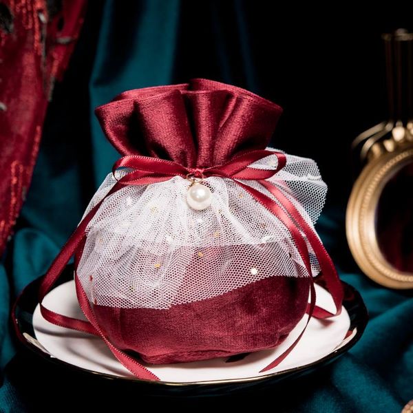 30pc red velvet gift bag with hand wedding candy box shower favors gift boxes packaging bags party supplies box wholesale
30pc red velvet gift bag with hand wedding candy box shower favors gift boxes packaging bags party supplies box wholesale