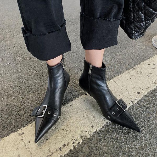 boots med heels women winter short botas mujer 2021 zipper shoes fashion punk buckle decor ankle for, Black
boots med heels women winter short botas mujer 2021 zipper shoes fashion punk buckle decor ankle for, Black