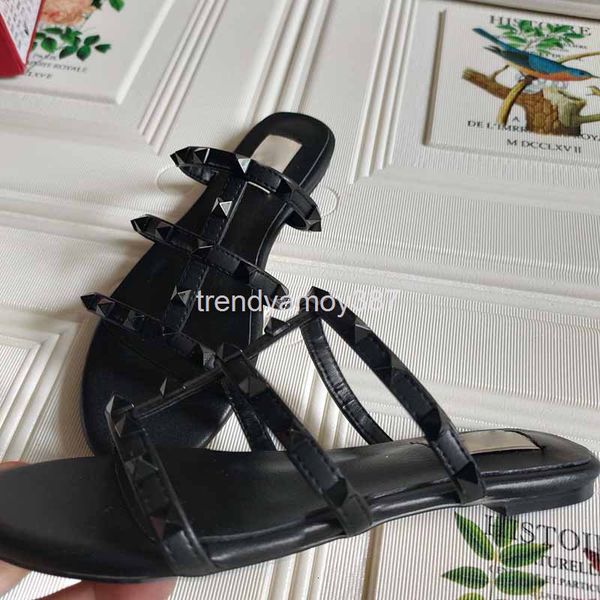 slippers summer fashion all black rivet sandals women's thick heels comfortable flat roman outer slippers
slippers summer fashion all black rivet sandals women's thick heels comfortable flat roman outer slippers