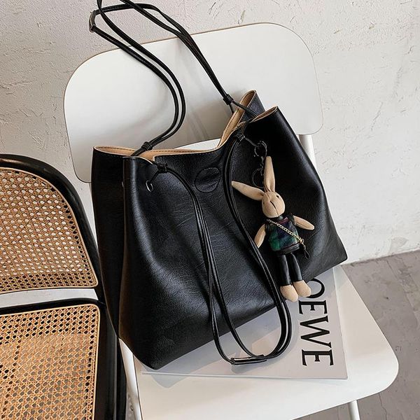 2020 new fashion women's bag autumn and winter one shoulder large capacity bucket package short travel pack two-piece c388
2020 new fashion women's bag autumn and winter one shoulder large capacity bucket package short travel pack two-piece c388