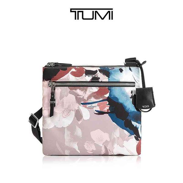 tumi / tuming voyageur series women's pink printed single shoulder messenger bag 0196328bfle
tumi / tuming voyageur series women's pink printed single shoulder messenger bag 0196328bfle