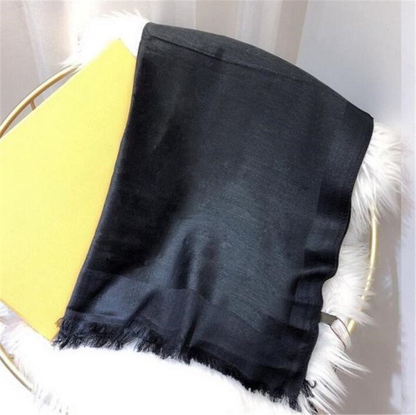 2020 beautiful silk and wool scarf fashion scarf ladies letter flower scarf 180*70cm european style without box, Blue;gray
2020 beautiful silk and wool scarf fashion scarf ladies letter flower scarf 180*70cm european style without box, Blue;gray