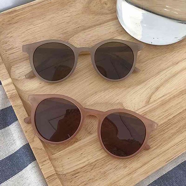 retro small round frame sunglasses trend milk tea color uv protection eye small glasses, White;black
retro small round frame sunglasses trend milk tea color uv protection eye small glasses, White;black