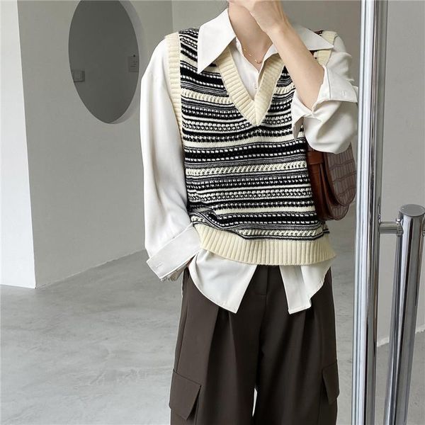 women's sweaters fashionable retro striped knitted vest women 2021 autumn winter pullover v neck outer wear all match casual sweater, White;black
women's sweaters fashionable retro striped knitted vest women 2021 autumn winter pullover v neck outer wear all match casual sweater, White;black