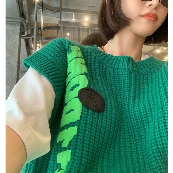 design fashion pullover sweater sleeveless 2020 new pullover vest green women's wear loose knitted vest lvadc, White;black
design fashion pullover sweater sleeveless 2020 new pullover vest green women's wear loose knitted vest lvadc, White;black