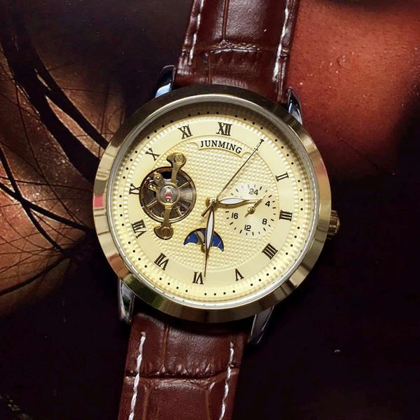 luminous high needle grade three plate real belt room gold waterproof men's mechanical watch roman business men's watch, Slivery;brown
luminous high needle grade three plate real belt room gold waterproof men's mechanical watch roman business men's watch, Slivery;brown