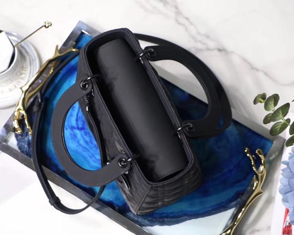 100% bolsos de cuero genuino de lujo bolsos mujer diseador bandolera para mujer famosa pasarela marca 17cm
100% bolsos de cuero genuino de lujo bolsos mujer diseador bandolera para mujer famosa pasarela marca 17cm