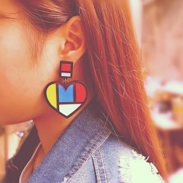 2021 new club love colorful geometric heart earring fashion multi color acrylic stud earrings for women jewelry pendientes mujer moda, Golden;silver
2021 new club love colorful geometric heart earring fashion multi color acrylic stud earrings for women jewelry pendientes mujer moda, Golden;silver