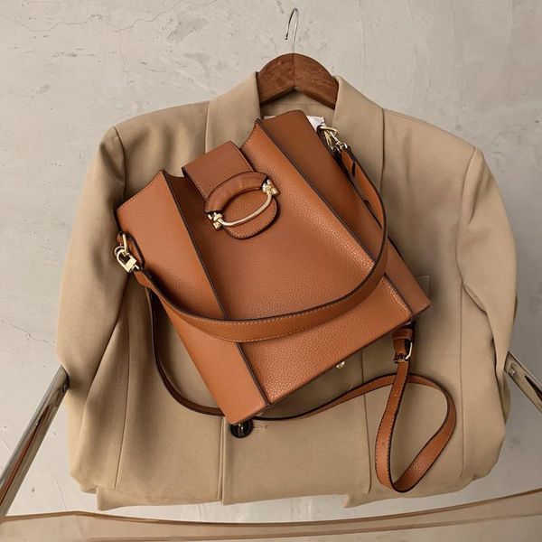 pu leather women's shoulder bag retro designer handbag large bucket crossbody bag
pu leather women's shoulder bag retro designer handbag large bucket crossbody bag