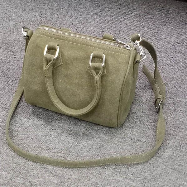 2020 green canvas pillow japanese and korean fashion hand bill of lading shoulder diagonal cross small bag bucket bag
2020 green canvas pillow japanese and korean fashion hand bill of lading shoulder diagonal cross small bag bucket bag