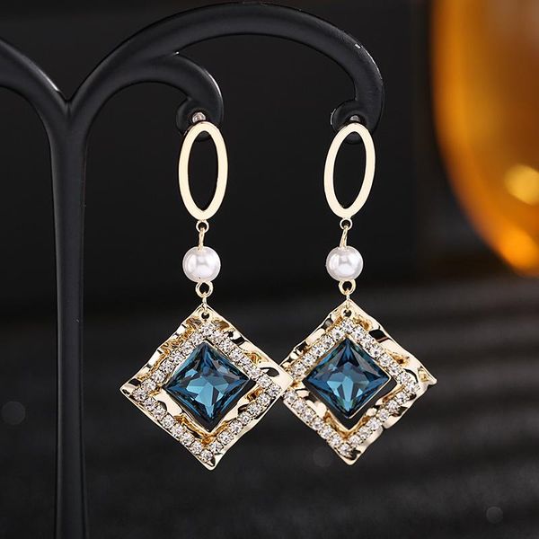2021 Fashion Temperament Geometry Earrings For Female Design Cube Crystal Blue Dangler Luxury Pearl Pendant Earring, Silver
2021 Fashion Temperament Geometry Earrings For Female Design Cube Crystal Blue Dangler Luxury Pearl Pendant Earring, Silver